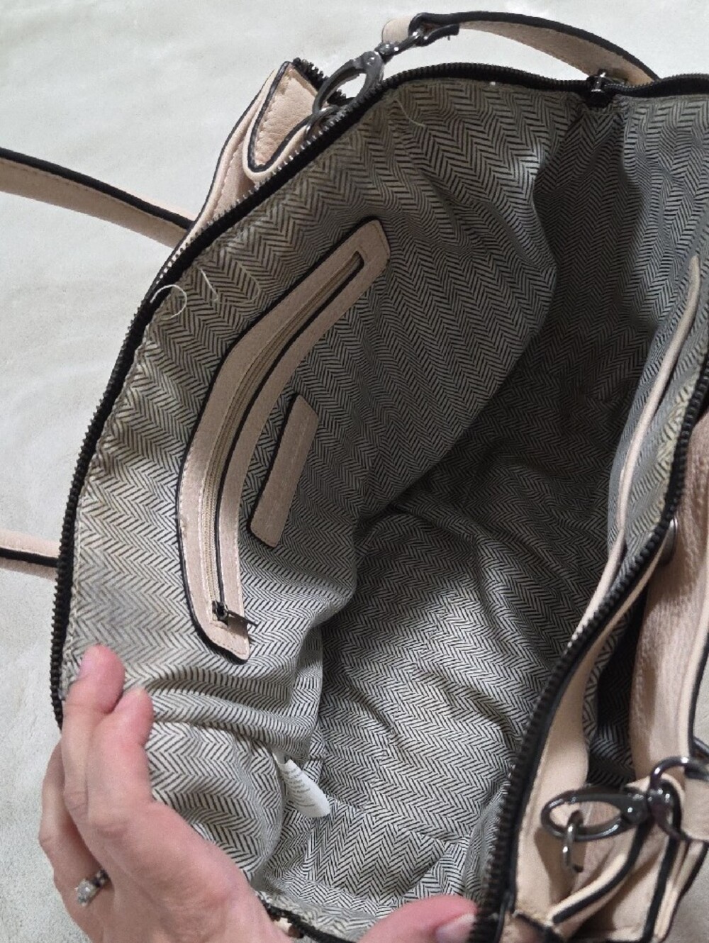 Steve Madden Structured Quilt Pattern Purse in Light Blush - Picture 3 of 4